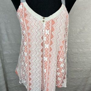 Rewind  - V Neck Lace Overlay Cami Top

Laced overlay pollover cami top.
